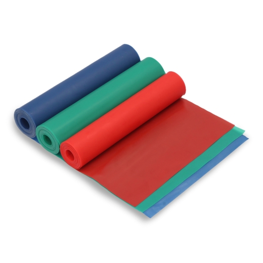 Taśmy rehabilitacyjne w trzech kolorach, na białym tle